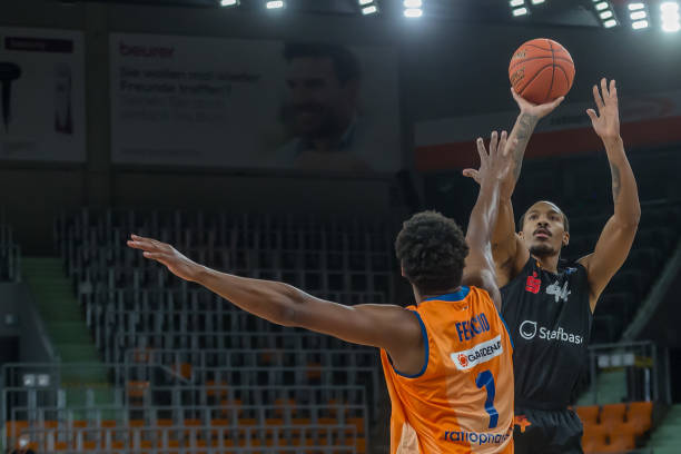 次采访中 次采访中